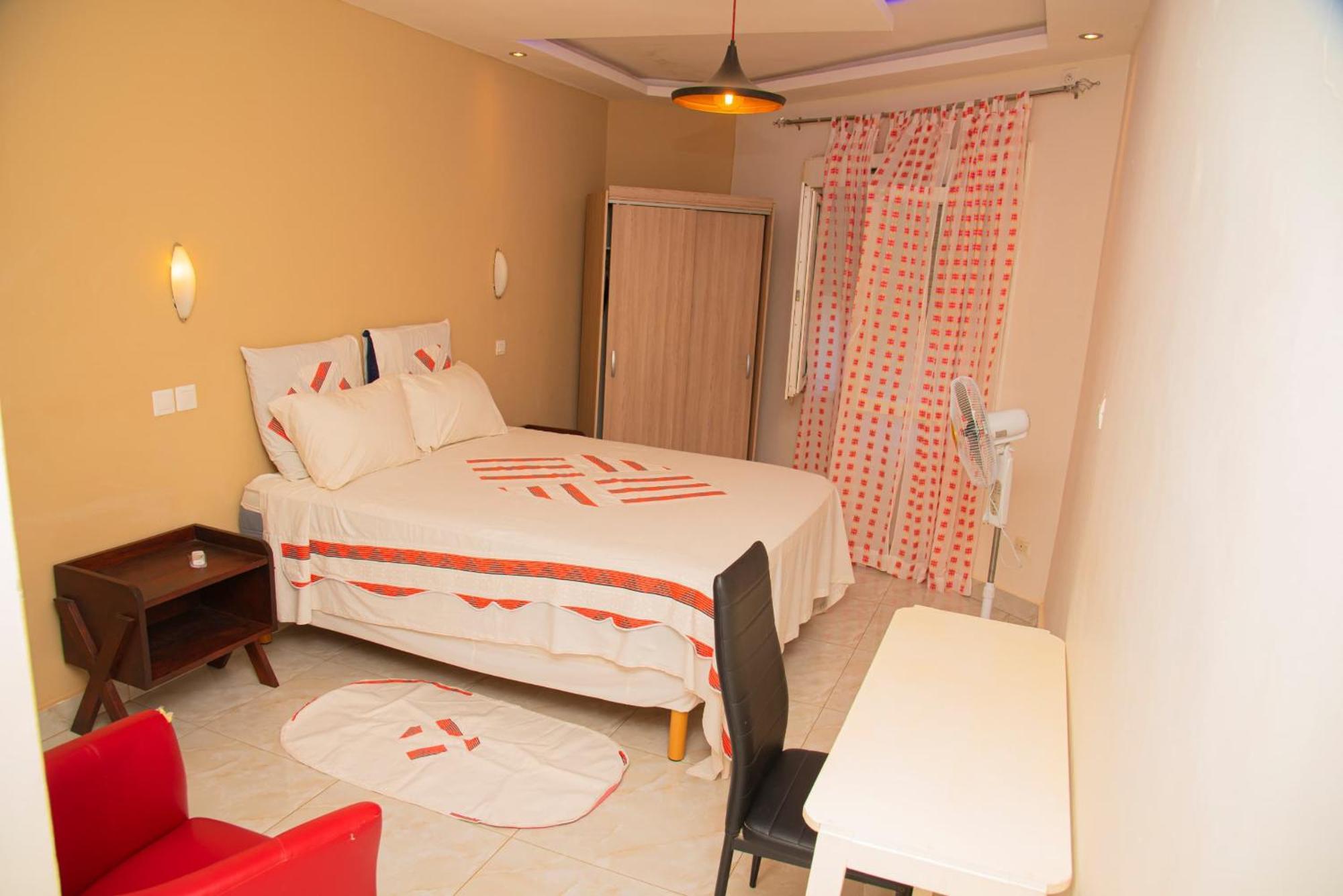 Chambres D'Hotes Villa Luciana Saly Exterior photo