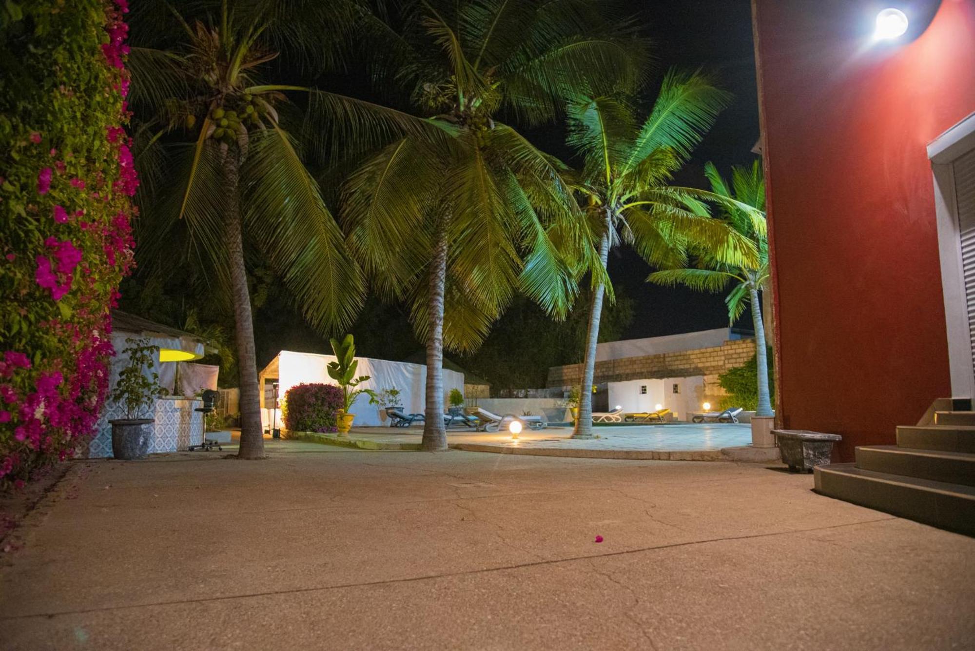 Chambres D'Hotes Villa Luciana Saly Exterior photo