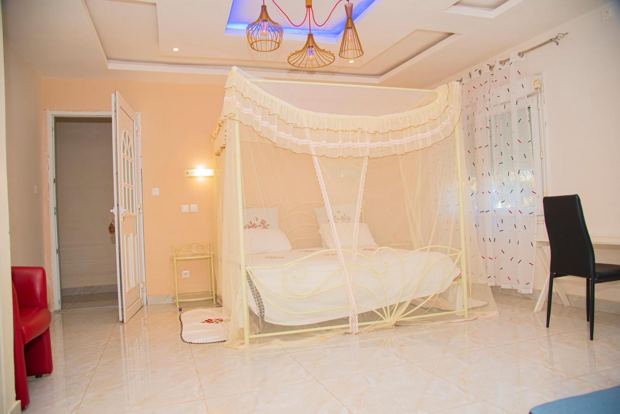 Chambres D'Hotes Villa Luciana Saly Exterior photo